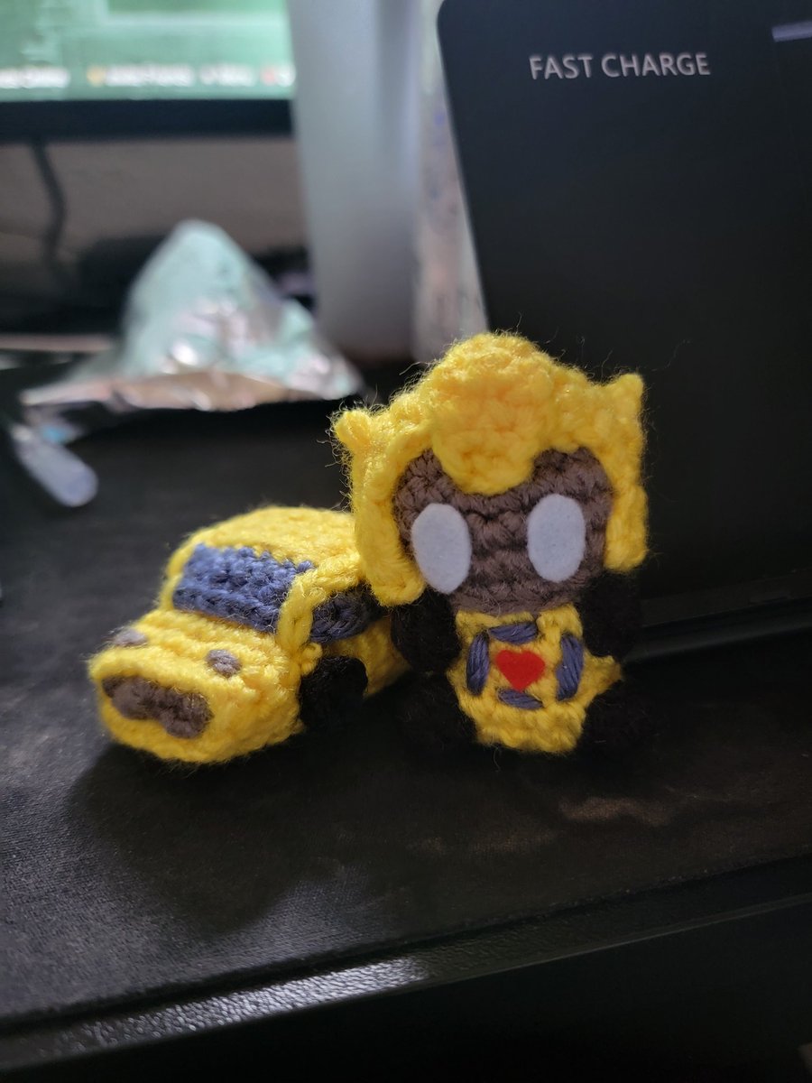 AlphaNine2's tweet image. She has a plushy!!! #transformers #Bumblebee