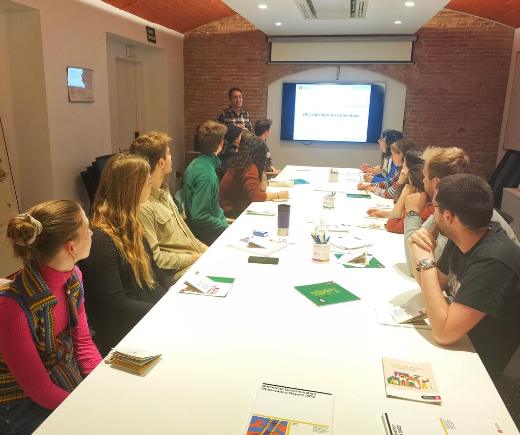 It's been a pleasure having this year's students of the course Diversity, Discrimination and Citizenship at the Master in Migration Studies. Great ending with visit to the Barcelona Office for Non-discrimination <a href="/BCNAntirumors/">BCNAntirumors</a> <a href="/PolitiquesUPF/">UPF Ciències Polítiques i Socials</a> <a href="/GritimUpf/">Gritim-upf</a>
