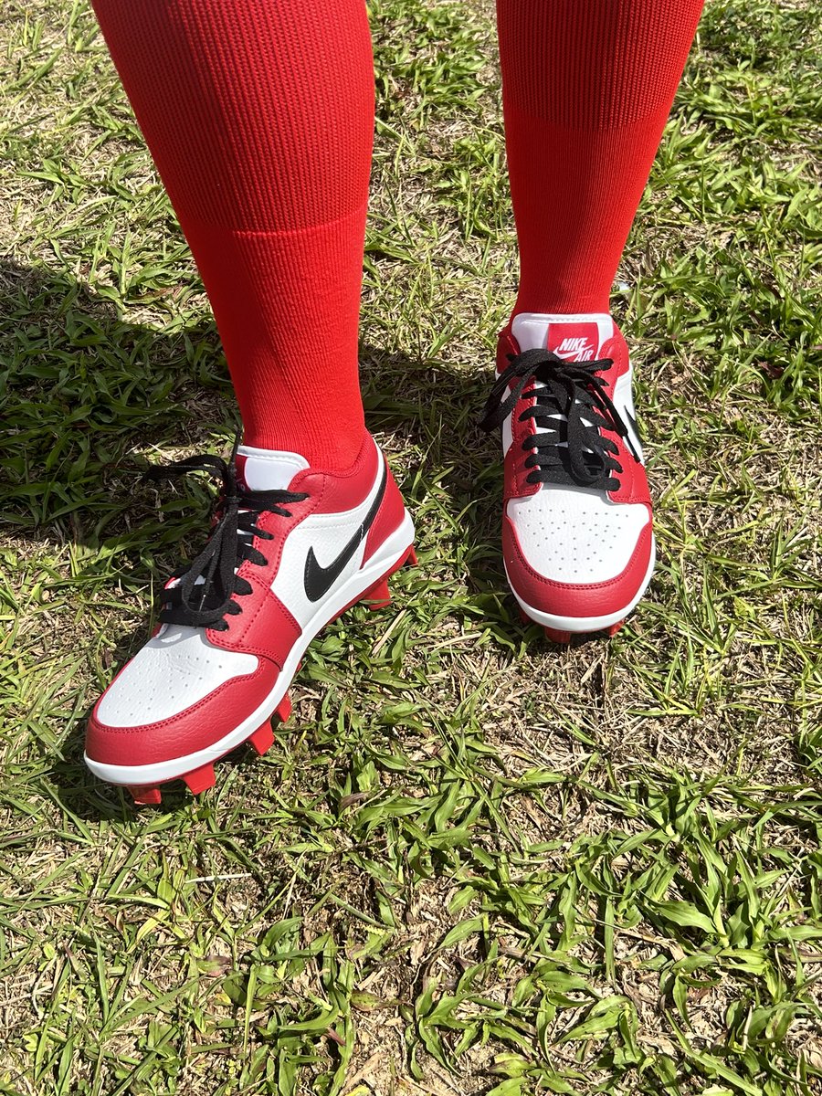 Chiefs are ready to kickoff our season in Florida! Game 1: Penn State Kensington 12:15 est Game 2: Rochester Community and technical college 1:45 est Shoutout to Hupp for some sweet new kicks 💥