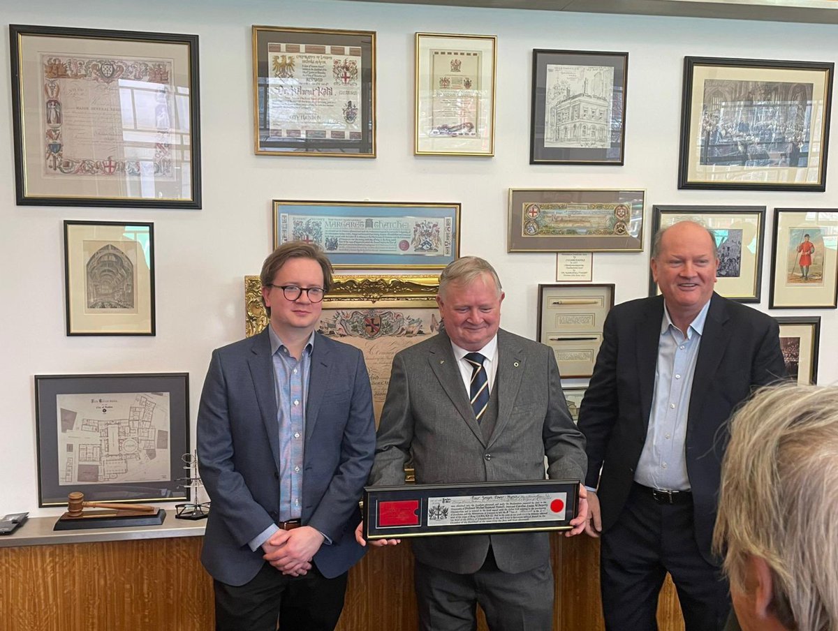 MyICCLondon's tweet image. 🌟Delighted to announce that our Chairman @HIBERNIAN04 was today granted the distinguished #FreedomOfTheCity. His friends &amp;amp; colleagues at @MyICCLondon, @HeritageIrish, @IrishLitSoc are most proud to see a valued member of our cultural community receive this honour👏 @cityoflondon