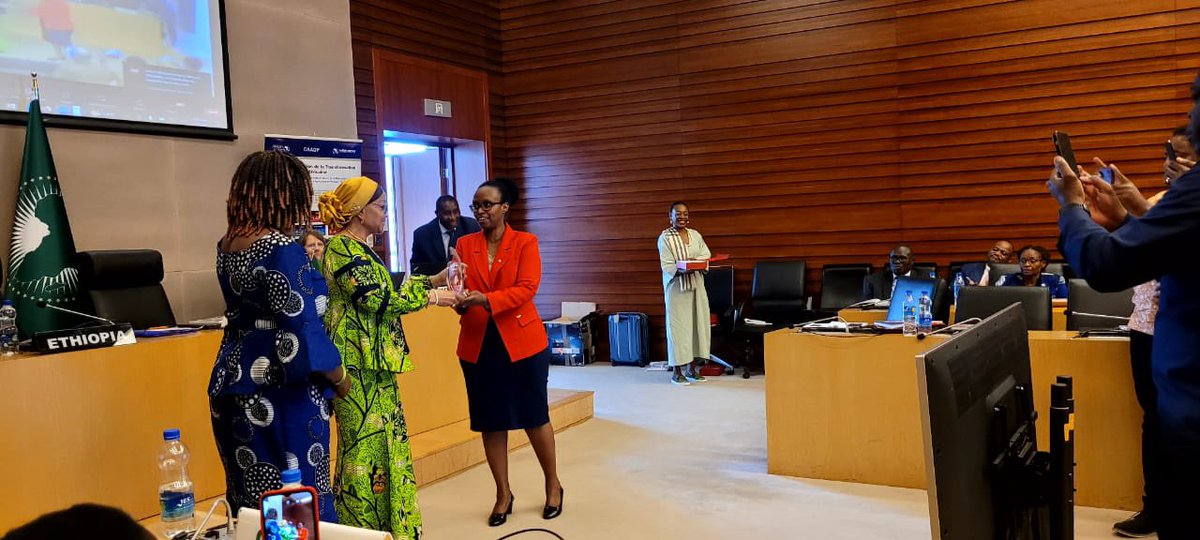 Today, DG Planning <a href="/Chan_Ingabire/">Chantal Ingabire</a> represented the Minister at the launch of the 4th #CAADP Biennial Review Report, the Post-Malabo Agenda and Roadmap at <a href="/_AfricanUnion/">African Union</a> HQ, Rwanda was awarded for the 4th consecutive time as the Best Overall  Performer in CAADP implementation.