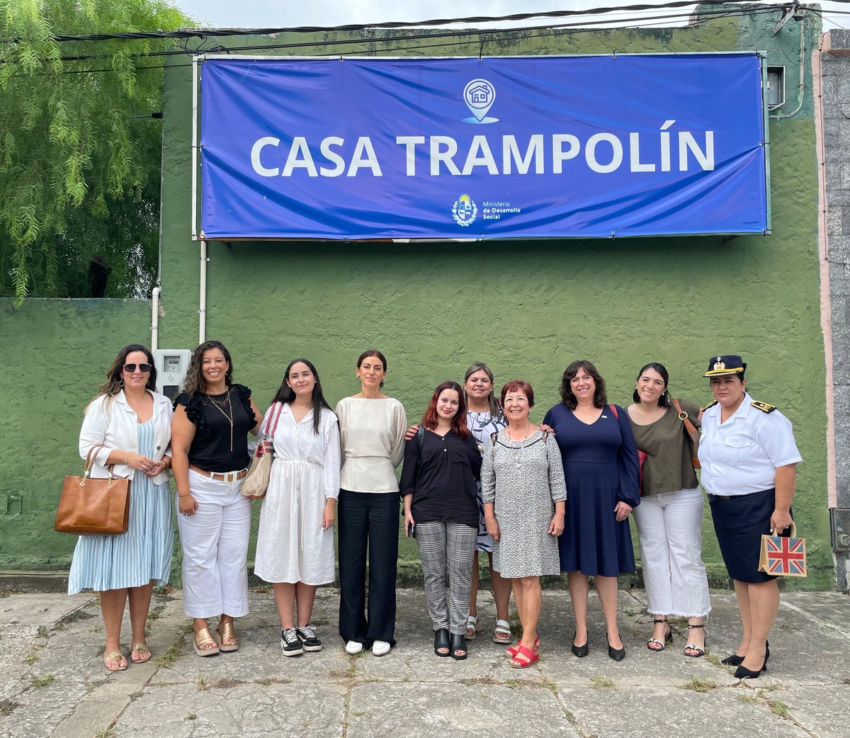Faye O'Connor (@fayeoconnorocw) on Twitter photo Visitamos Casa Trampolín, un ejemplo único de cómo Uruguay recibe a familias migrantes con menores a cargo. Celebro el trabajo conjunto de <a href="/OimUruguay/">OIM Uruguay</a>, <a href="/midesuy/">Ministerio de Desarrollo Social</a> y <a href="/UNICEFuruguay/">UNICEF Uruguay</a> en esta iniciativa 👏🏼 Visitamos Casa Trampolín, un ejemplo único de cómo Uruguay recibe a familias migrantes con menores a cargo. Celebro el trabajo conjunto de <a href="/OimUruguay/">OIM Uruguay</a>, <a href="/midesuy/">Ministerio de Desarrollo Social</a> y <a href="/UNICEFuruguay/">UNICEF Uruguay</a> en esta iniciativa 👏🏼