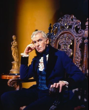 EugWSerra's tweet image. Remembering the legendary Vincent Price - born on this day in 1911! #VincentPrice #HorrorLegend #HouseOnHauntedHill #HouseOfWax #HouseOfUsher #AliceCooper