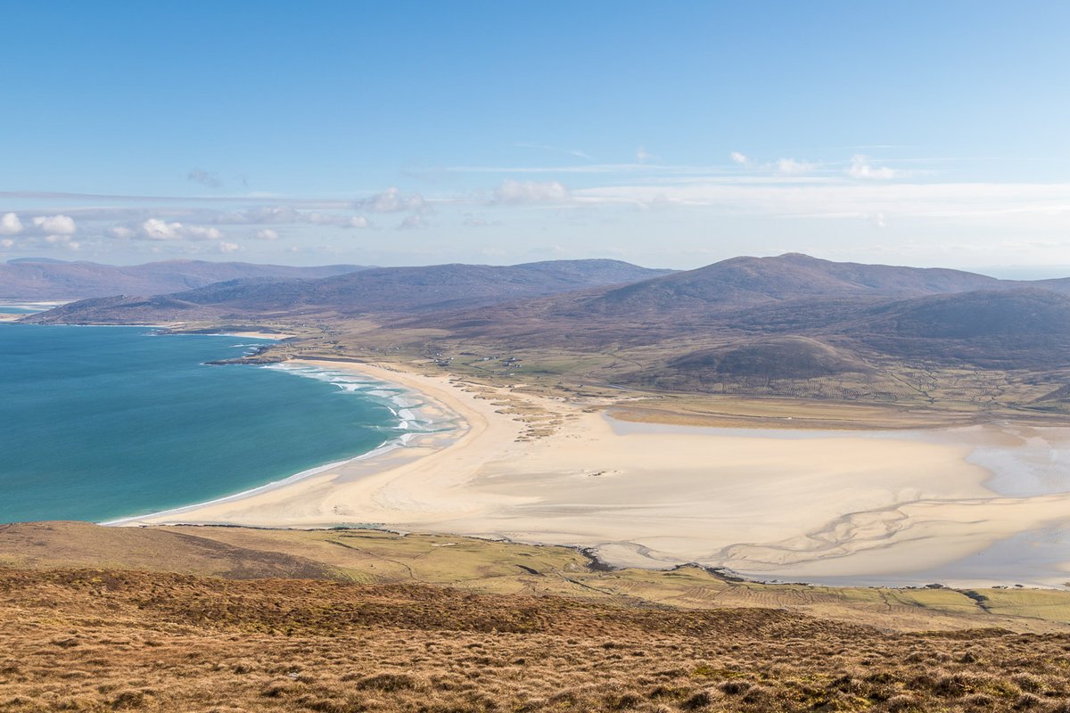 andrewswalks's tweet image. Wonderful views on this morning's climb up Ceapabhal #isleofharris #hebrides