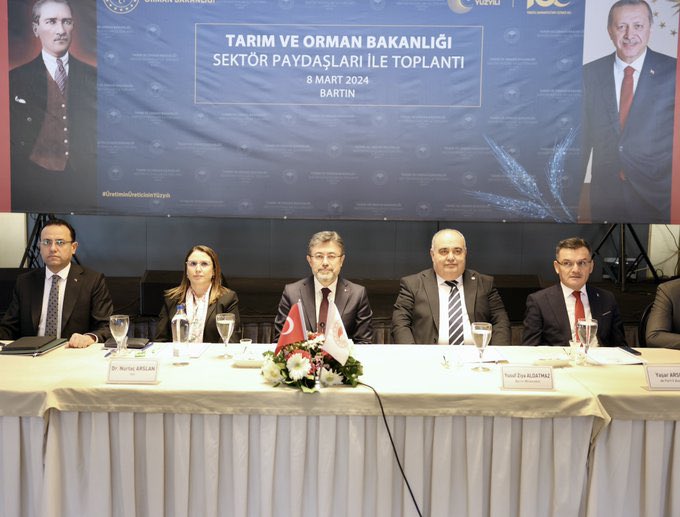 Bartın'da Tarım ve Orman sektörlerinin temsilcileri ile Sayın Bakanımızın başkanlığında düzenlenen toplantıda bir araya geldik. 

Ülkemizin aydınlık ve güçlü yarınları için kamu ve özel sektör paydaşları ile daima göreve hazır.