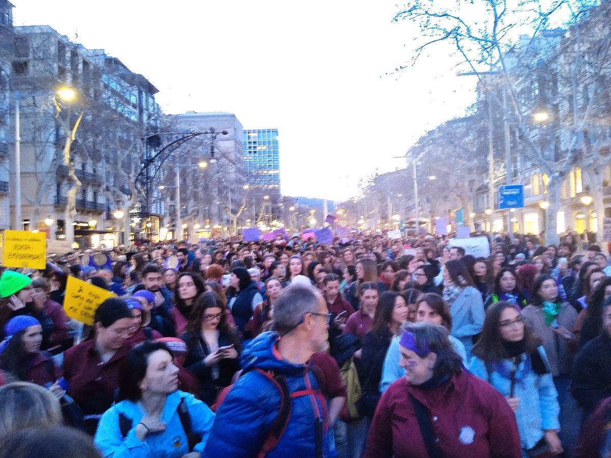Juntes ho podem tot! #8març #8M2024 les del Guinardó a la manifestació de Barcelona