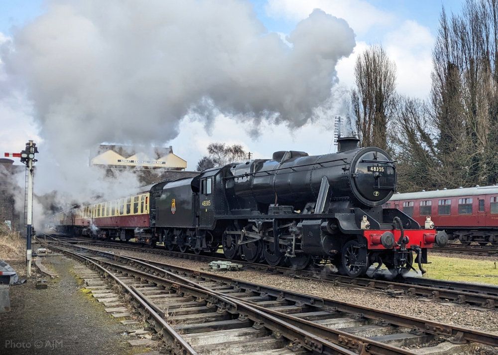 We're running passenger trains this weekend 9th and 10th March 2024 with Stanier Class 8 48305, British Railways Standard Class 2 78019, and a Metro-Cammell Diesel Railcar due in service. For more details please see: buff.ly/43QCxGp #GreatCentralRailway