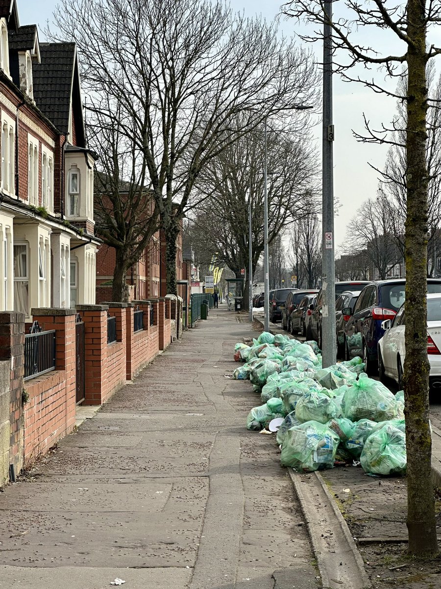 Not everyone in Grangetown’s got the message about new recycling system <a href="/cardiffcouncil/">Cardiff Council</a> - there’s a mountain of green bags on Clive St growing by week. 
Is this flats not yet on new system or people not knowing? 
Either way, bags are falling apart so any chance of collecting? 🙏🏼