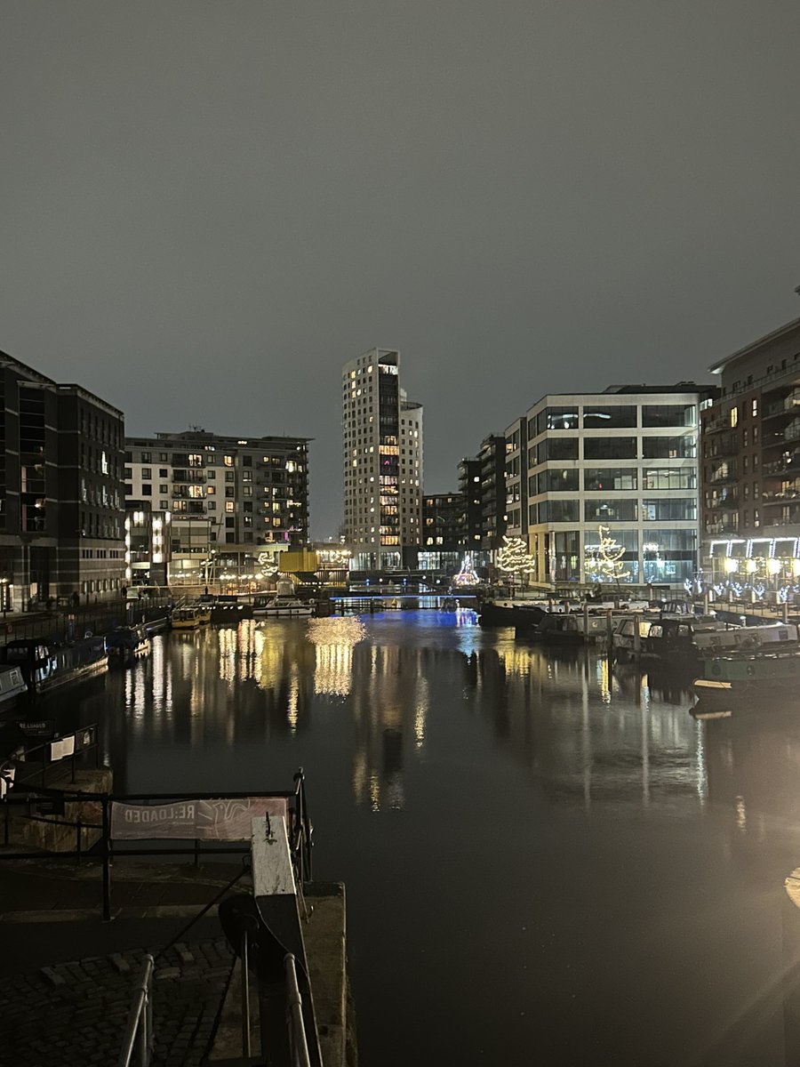 Great time in Leeds for <a href="/bscos2024leeds/">BSCOS2024@Leeds</a> 

Meeting old friends and making new ones 👍 <a href="/Timlovesfood/">Tim Gardner</a> <a href="/katiephughes/">Katie Hughes</a> 

#ortho #bscos #orthopod