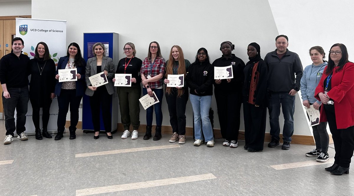 Delighted to present the @ucdscience Women in Science mentoring awards today for #InternationalWomansDay @ucddublin Congratulations everyone and special thanks to @Catherine_LiSDA and colleagues for organising this wonderful event 👏 #IWD2024