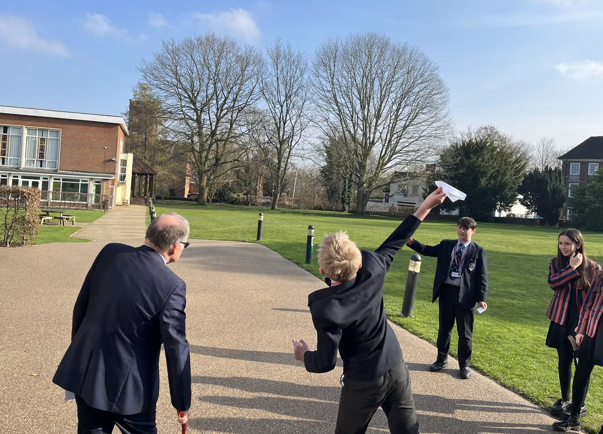 #sciencenews this week saw students and staff take part in a range of activities today for the Science House Challenge. Virtual Escape Rooms, aeronautical challenges and how many #Elements of the Periodic Table can you recall from memory. #ashfordschool