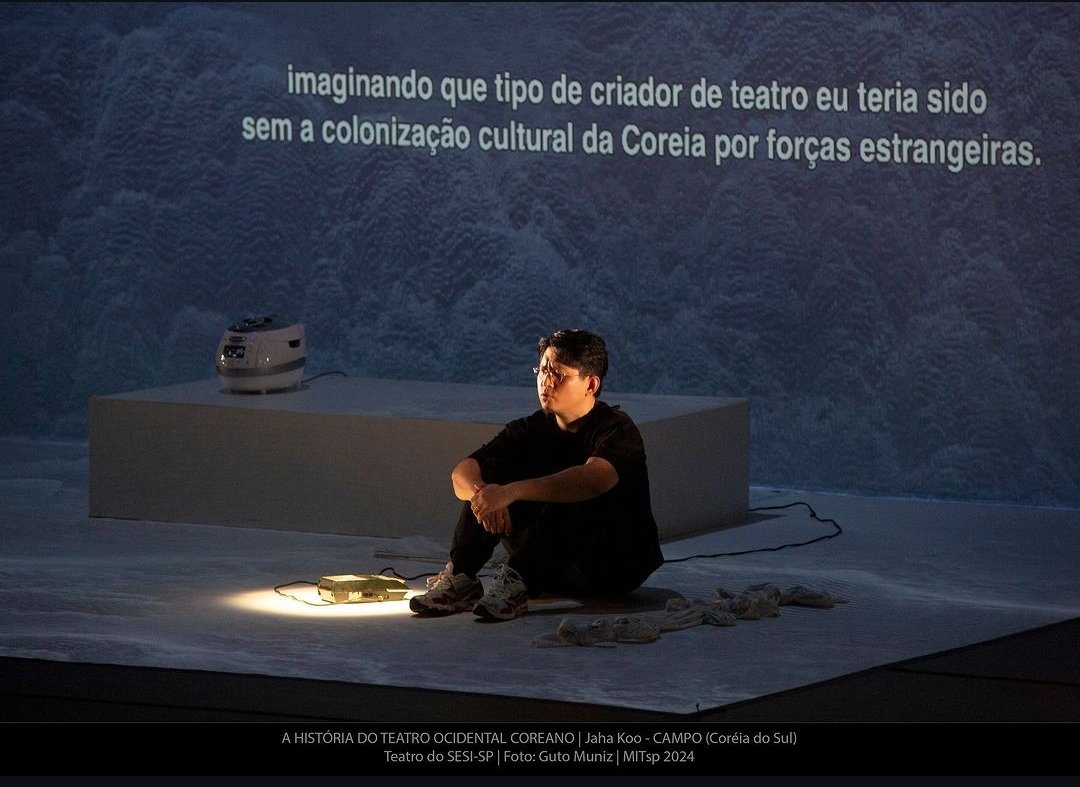 MITsaopaulo's tweet photo. Registros fotográficos da apresentação do espetáculo A História do Teatro Ocidental Coreano, de Jaha Koo, no Teatro do Sesi-SP , dia 03 de março. 
Para mais informações sobre a programação completa da MITsp, visite nosso site: https://t.co/WTY0arYAev

📸 @guto_muniz https://t.co/YziKU9Tzop