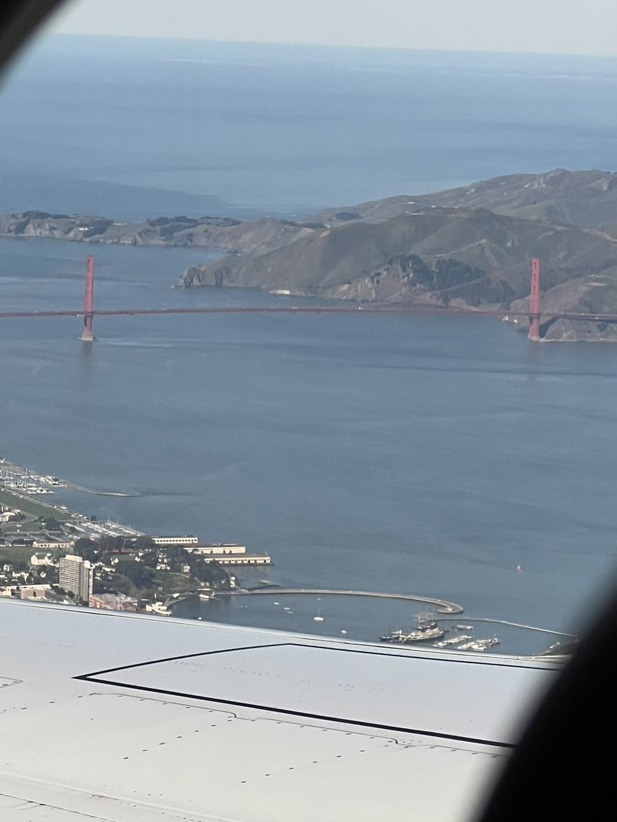 RCCowperthwaite's tweet photo. @united Thank you for the awesome air tour of the bay as we departed SFO to FAT this morning your crew were amazing getting us a Birds Eye view of Alcatraz and the Golden Gate! https://t.co/gHZ3a3dEQ0