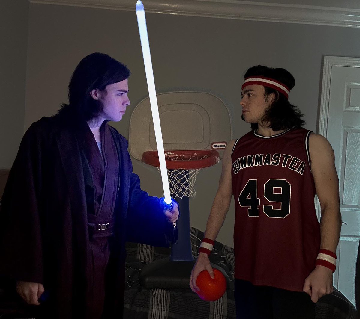 Dudebay_'s tweet photo. Anakin VS Dunkmaster https://t.co/S5UIIXh0gw