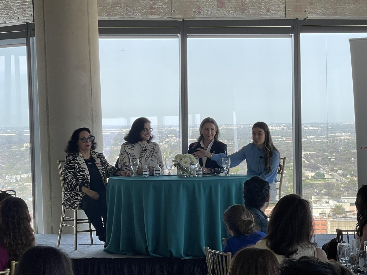SATechBloc's tweet photo. 🚀Don’t miss out on the inspiring moments captured at our Women in Business/Tech Breakfast Panel- a powerful celebration of diversity and innovation! 🌟
#TechBloc #SanAntonioTechEcosystem #WomenInBusiness https://t.co/Xh5YU9oQAf