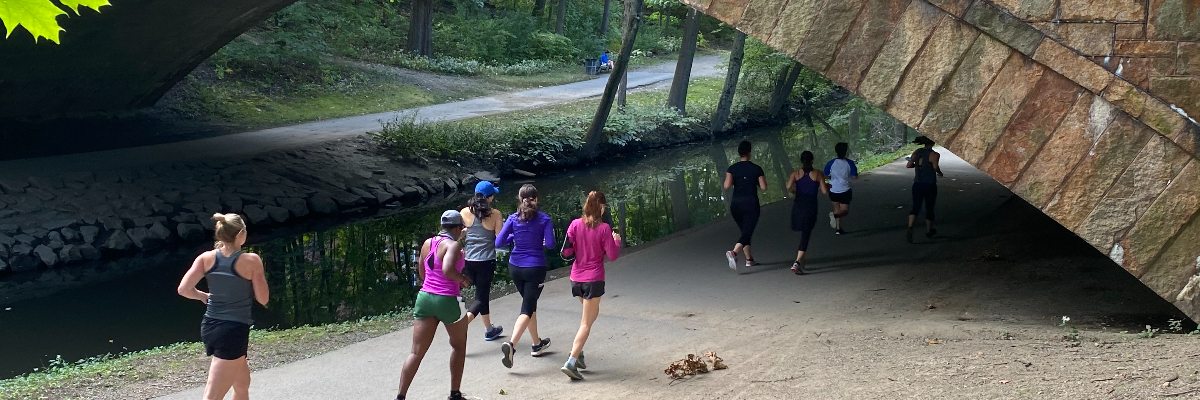 Join our first Run Club of 2024 tomorrow at REI to celebrate International Women’s Day AND the opening of race registration! Please bring new/lightly worn bras, new underwear, and menstrual care products to donate for Dignity Matters. Sign up here: runsignup.com/Race/MA/Boston…