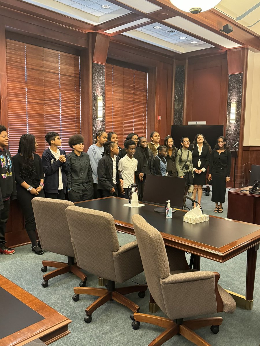 deerob55's tweet photo. JH AVID S’s had an amazing day visiting the US District Court and learning about all the Careers that make our  Judicial system work.@AVID4College @Steelersjodie @CCNAlexandria @ACPSk12 https://t.co/z66RXiYHrR