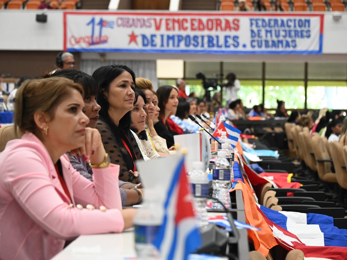 CMKX_English's tweet photo. The conclude session of the 11th Congress of the Federation of Cuban Women (FMC) is taking place  in Havana today, to mark the International Women´s Day.
#FMCCuba 
#MujeresEnRevolución 
#VencedorasDeImposibles https://t.co/8aEEoOdZJH