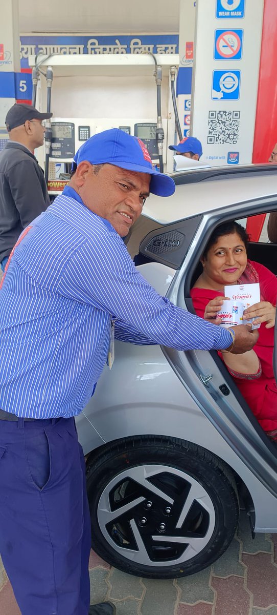 Women's Day Celebration by gifting Cards, Chocolates and Coffee Mugs at Hira Fuels
#internationalwomensday   
#HPCL
#YouAreASuperWoman