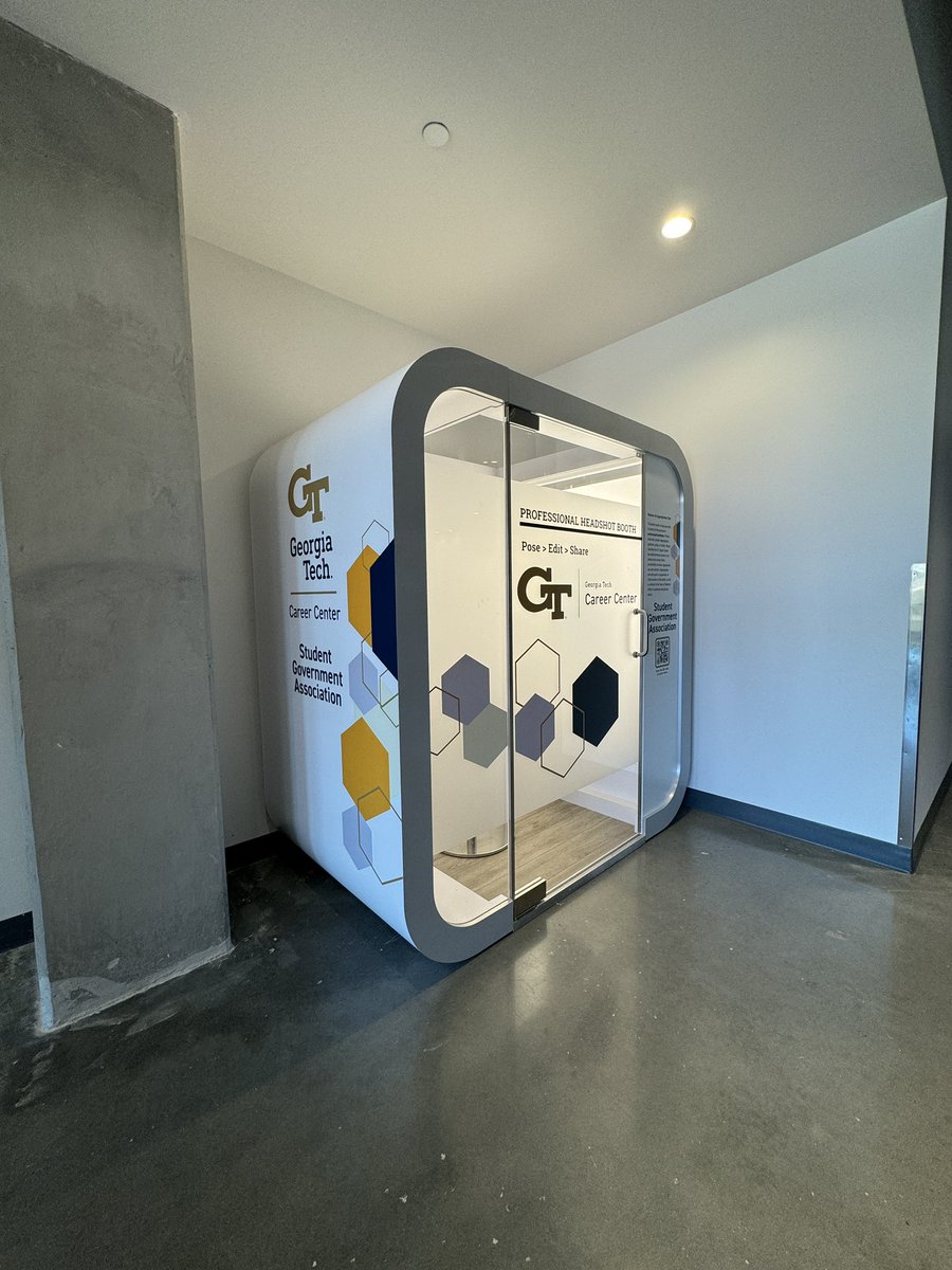 GeorgiaTech's tweet image. A professional headshot booth has opened up in the John Lewis Student Center on Georgia Tech&apos;s campus. The Iris Headshot Photo Booth condenses a full studio into a modern 20 square foot space with lighting and an automated interface. The booth is free for students 📸👔💯