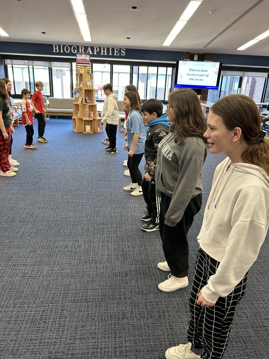 SCSD_AMS's tweet image. Wrapping up World Language Week, Mrs. Barricelli taught her Italian students the Tarantella Napoletana dance! 💃🕺 They&apos;ll be the life of every Italian wedding or party! 🎶🇮🇹 #CulturalDance #WorldLanguageWeek 🌍🎉