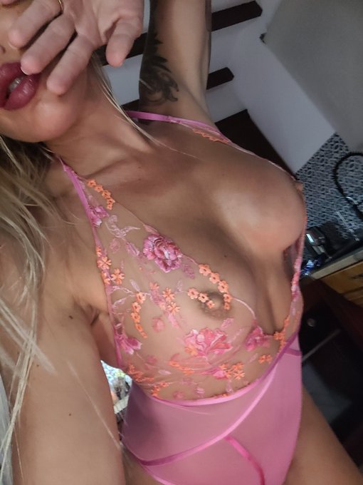 im online, you are welcome to join 💋 #showuptv #camgirl #webcam https://t.co/Ck9Wr6wohK https://t.co<a href="/tag/showuptv"class="tags">#showuptv</a><a href="/tag/webcam"class="tags"><span>#webcam</span></a><a href="/tag/camgirl"class="tags"><span>#camgirl</span></a>