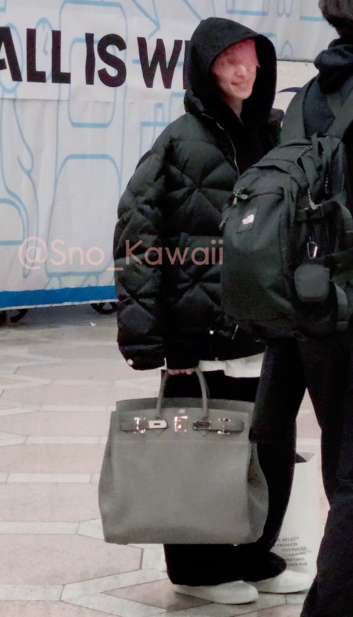 佐久間さんのバーキンバック今調べてみたらHermèsさんから男性用として