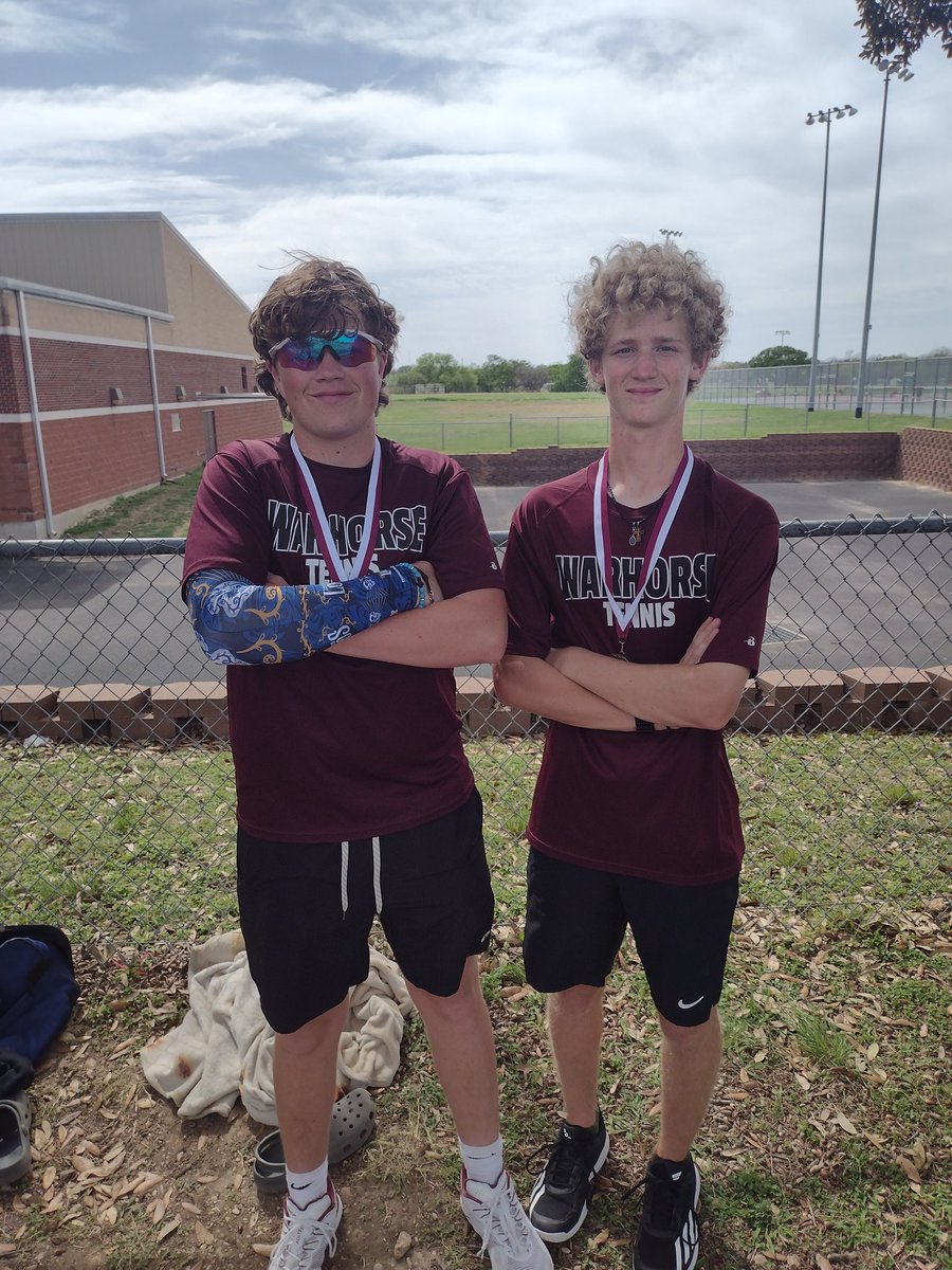 More medals from Uvalde!
Jilliyn 🥈
Oakley/Savanna🥉
Bob/Brooks🥉
Ethin/Ethan consolation