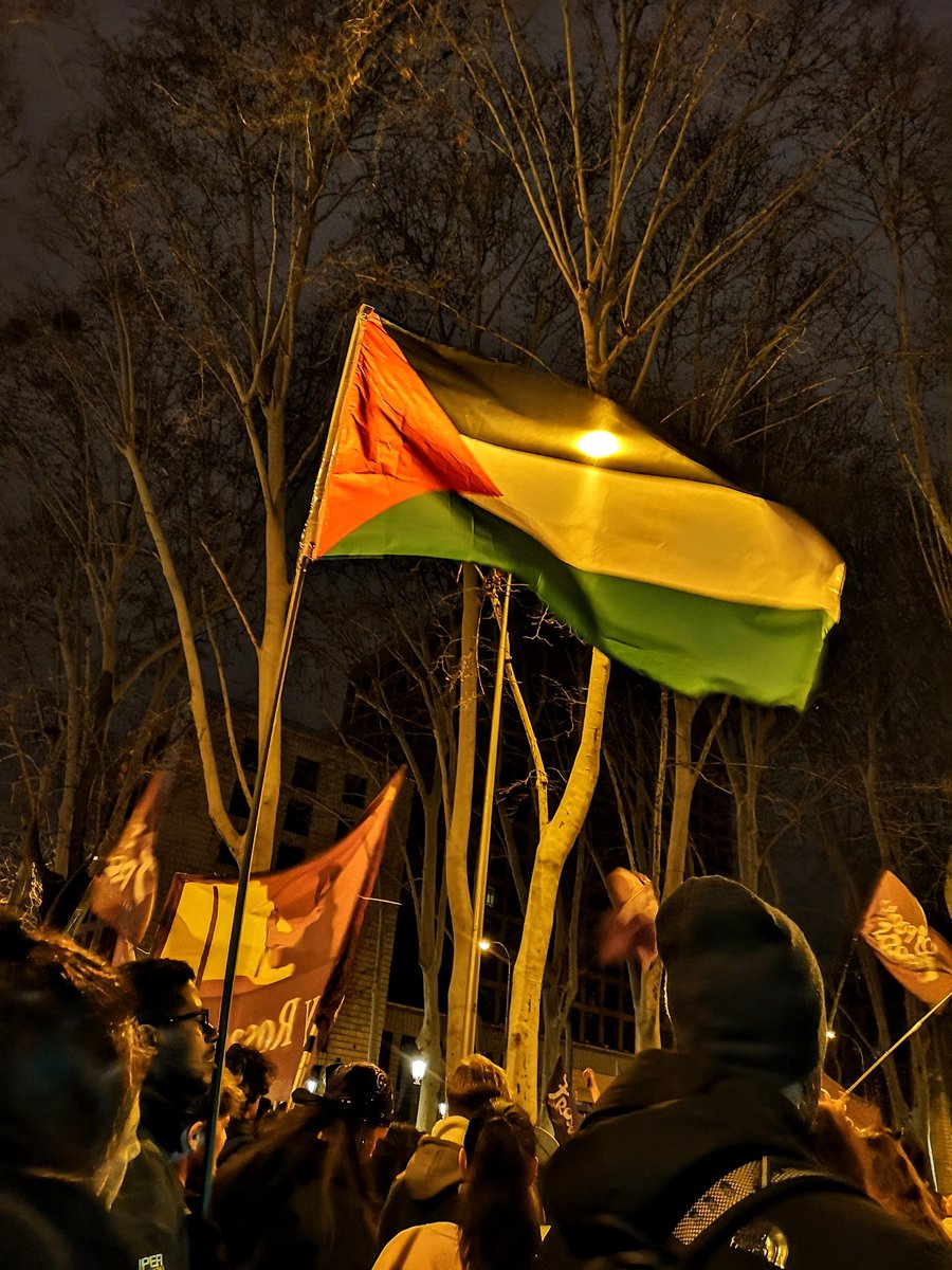 guinea16's tweet photo. #8M #8M2024 #NiUnPasoAtrás #SeAcabó #LuchaObrera #Solidaridad #Sororidad #Feminismo #Intersectorial https://t.co/AC1FbozTuO