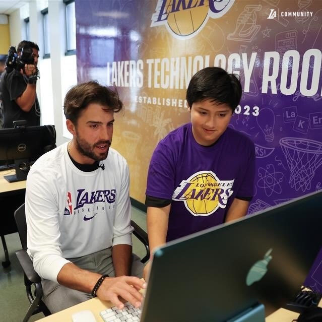 Join us today and wish 2x NBA Champion @SashaVujacic a Happy Birthday! 💜💛 Thank you for being a Champion on the court and in the community 🏀 👑