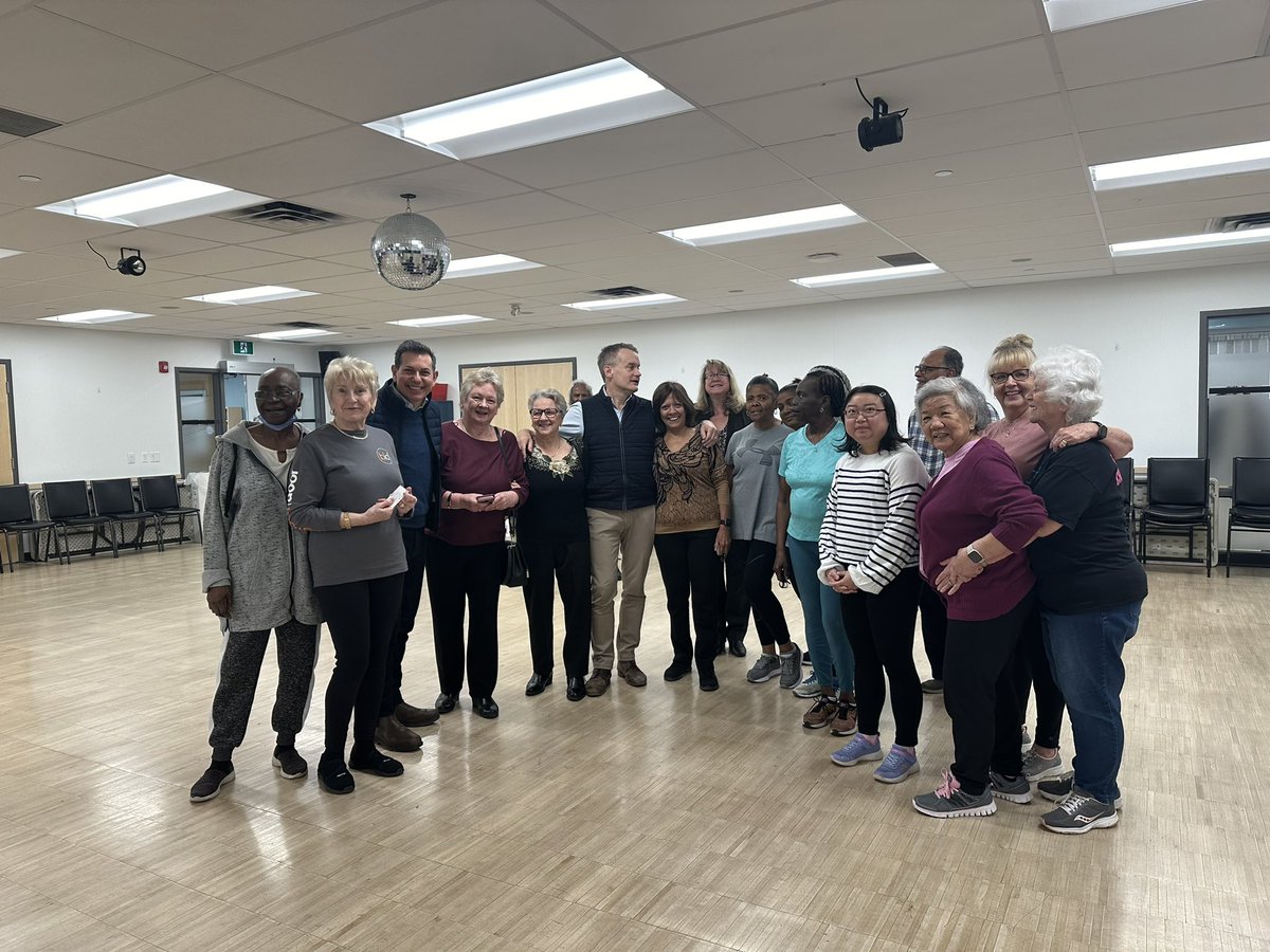 Delighted to have @SeamusORegan join our seniors and management at Active Adult Centre. Lots of ideas shared. Our seniors are delighted about the new #CanadianDentalCarePlan. Absolutely a fun filled morning with our friendly Minister. Thank you 🙏