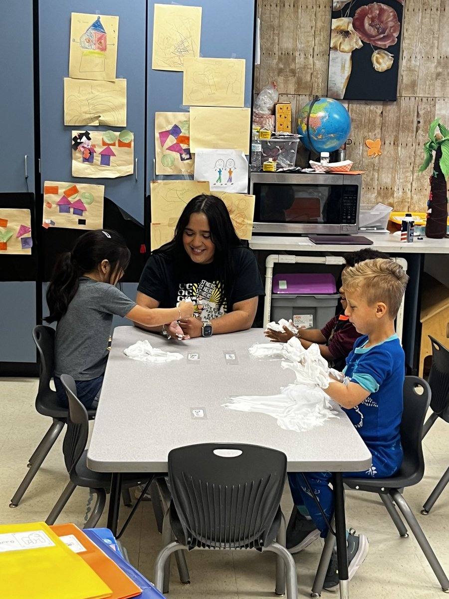 Oak Crest Elementary (@oakcreststinger) on Twitter photo Our UTSA teacher residents were in their groove today! They are difference makers! <a href="/ECISDtweets/">East Central ISD</a> Our UTSA teacher residents were in their groove today! They are difference makers! <a href="/ECISDtweets/">East Central ISD</a>