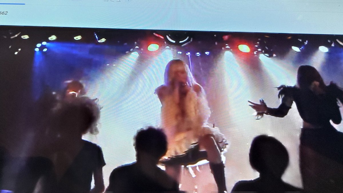 madbear369's tweet photo. 片方は配信型で、2連続でリリックホリック歌劇団のライブを観てきた。片方は本グループの主催で、メンバーのたまの生誕祭だった。2連続で見ていて、このV METALの衝撃的なHEAVINESSに唸ったね‼️漆黒の世界の狂乱とも思えてヤバかったね‼️✨
#リリックホリック歌劇団 #たま生誕祭 #INFINITY #Vol106 https://t.co/rC96Iel5uV