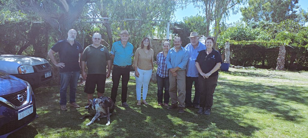 MercedesYacosa's tweet photo. Satisfacción de participar de jornada de trabajo en Castellanos, concretando acciones que permiten la llegada de apoyos a productores y productoras de ovinos. Agregado de valor al producto de la Agricultura Familiar. https://t.co/7EGuHSvven