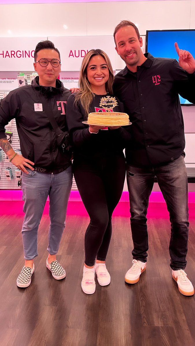 Ashley Macapagal tweet media