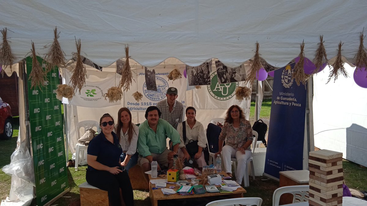 MercedesYacosa's tweet photo. Felicitaciones a la Comisión Honoraria de las Juventud Rurales por su primera participación en La Patria Gaucha!. https://t.co/6EsbHxOcMk