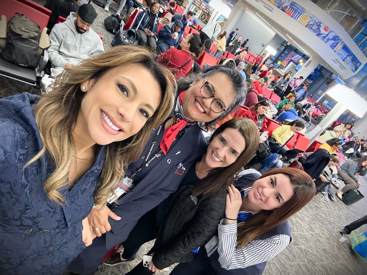 What a treat to be welcomed by these two friendly @AmericanAir Colombianas for my flight to DFW from LGA. They loved that today two of the Key’s are Latinas and Colombianas too! What a way to be reminded of the power of women on #InternationalWomensDay #businesswomen #executives