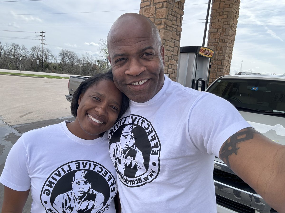 RicardoMiller1's tweet photo. It’s nothing like having somebody that appreciate what you do for them!!!
She needed me on this road trip!!!
#RoadTrip #BackTheBlue #PoliceCommunity #RicardoAndKaren #PoliceCommunity https://t.co/LNv4RJb104