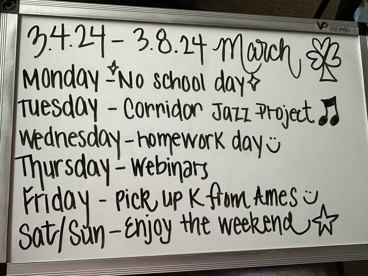 carlyhodges's tweet photo. upper/lower case on the dry erase board💖 

#lettering #handlettering #art #entrepreneur #smallbusiness #supportsmallbusiness #coralville #northliberty #iowacity #tiffin #iowa #letteringcommunity #handwriting #doodleart #design #inspiration #artistsontwitter #artistsonX https://t.co/PwAta7NxrH