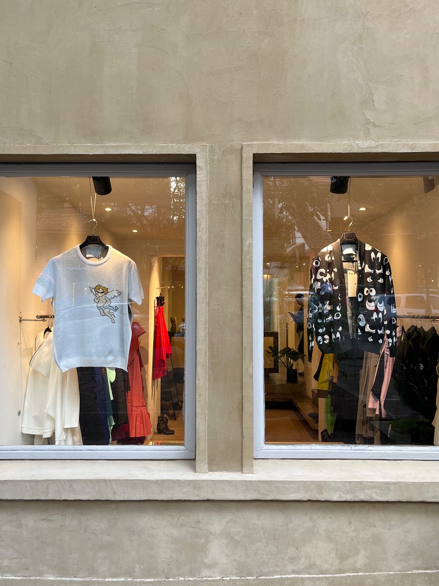 en calle de anticuarios