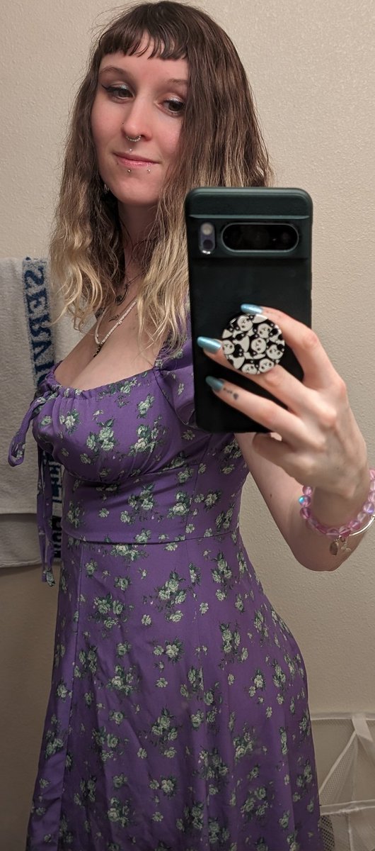 ~💜Don't forget to do what makes you happy💜~

#selfie #fashion #style #girly #girlystyle #ootd  #dress #princessstyle #kawaiistyle #purple #purplelovers #spring #springdress #floral #floraldress #barbiecore  #princesssdress #curls #curlyhair #waves #waveyhair #barbie