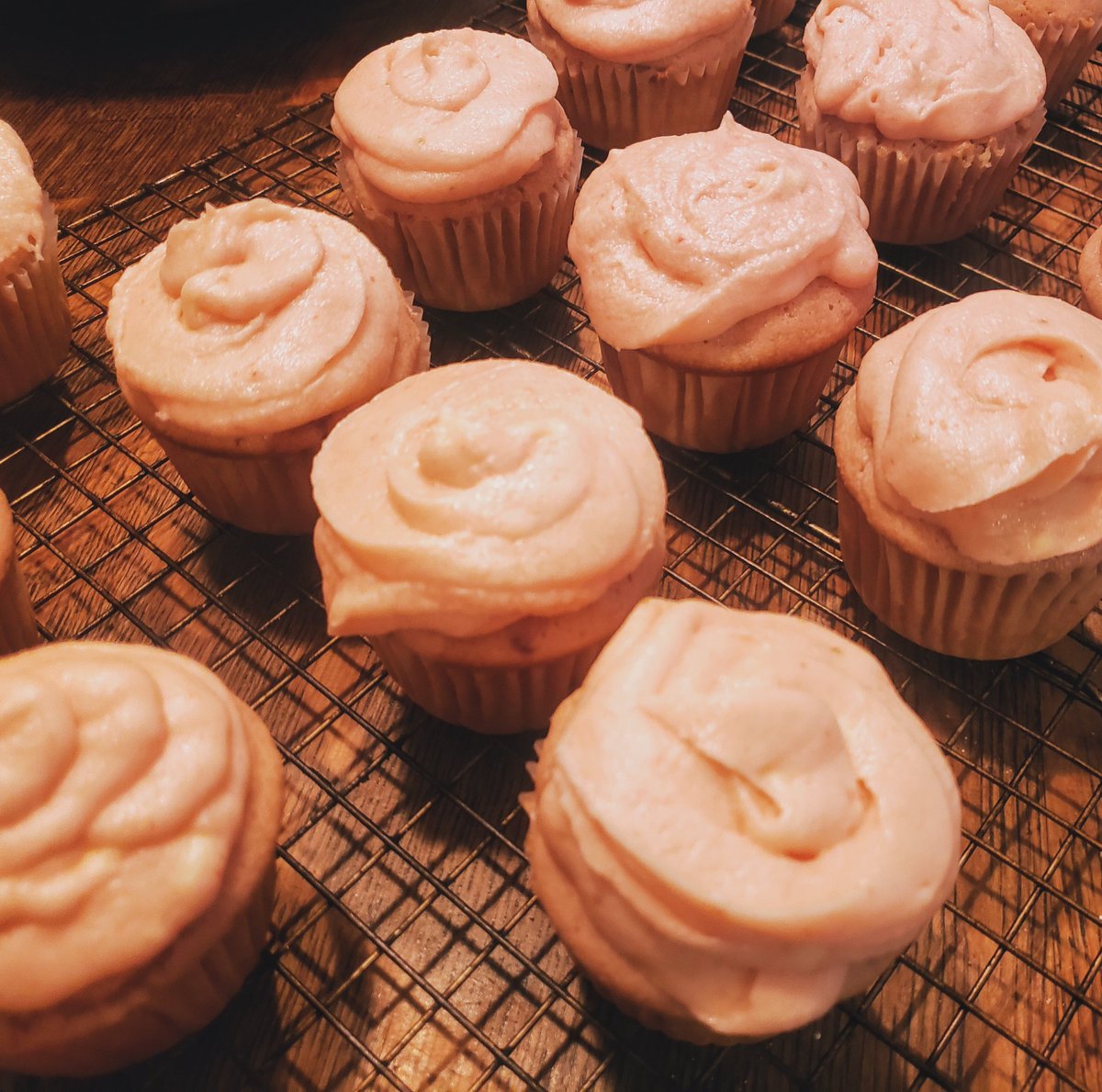 Strawberry 🍓 Cupcakes 🧁 with Strawberry Buttercream

#cupcakes #strawberry #buttercream #baking #bakedgoods #bakingfromscratch #waldoboromaine #maine #yummy