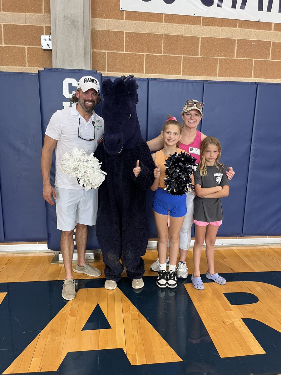 mattwmyers's tweet photo. Finished off the last day before break with our Spring Pep Rally recognizing Spring Sports, UIL, Jr Charms, and Esports teams! #bethechange #gochargersgo π΄ https://t.co/9T6u2mQ8w7