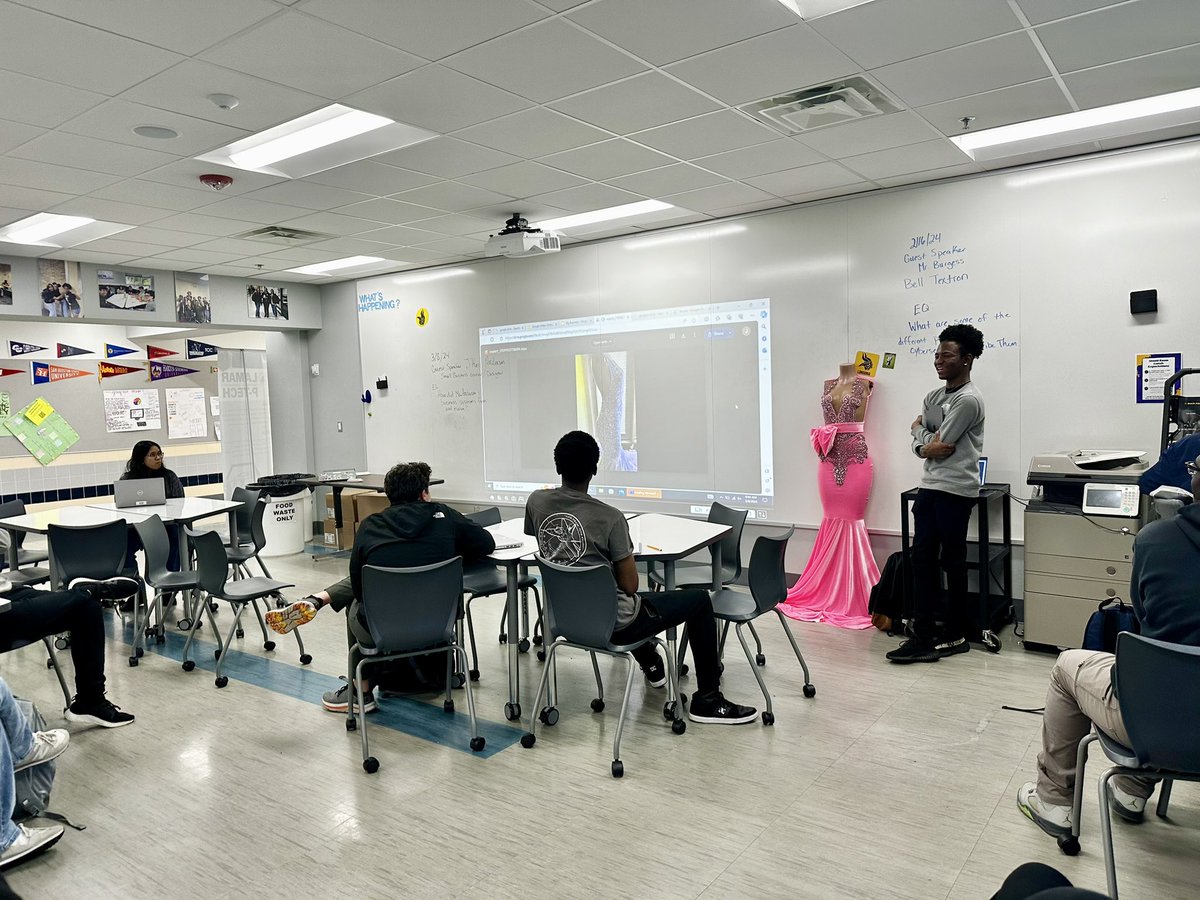 Pathways in Technology / Early College High School - Lamar High School