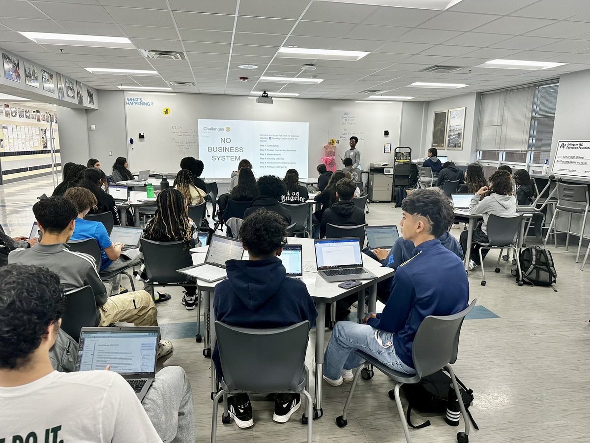 Pathways in Technology / Early College High School - Lamar High School