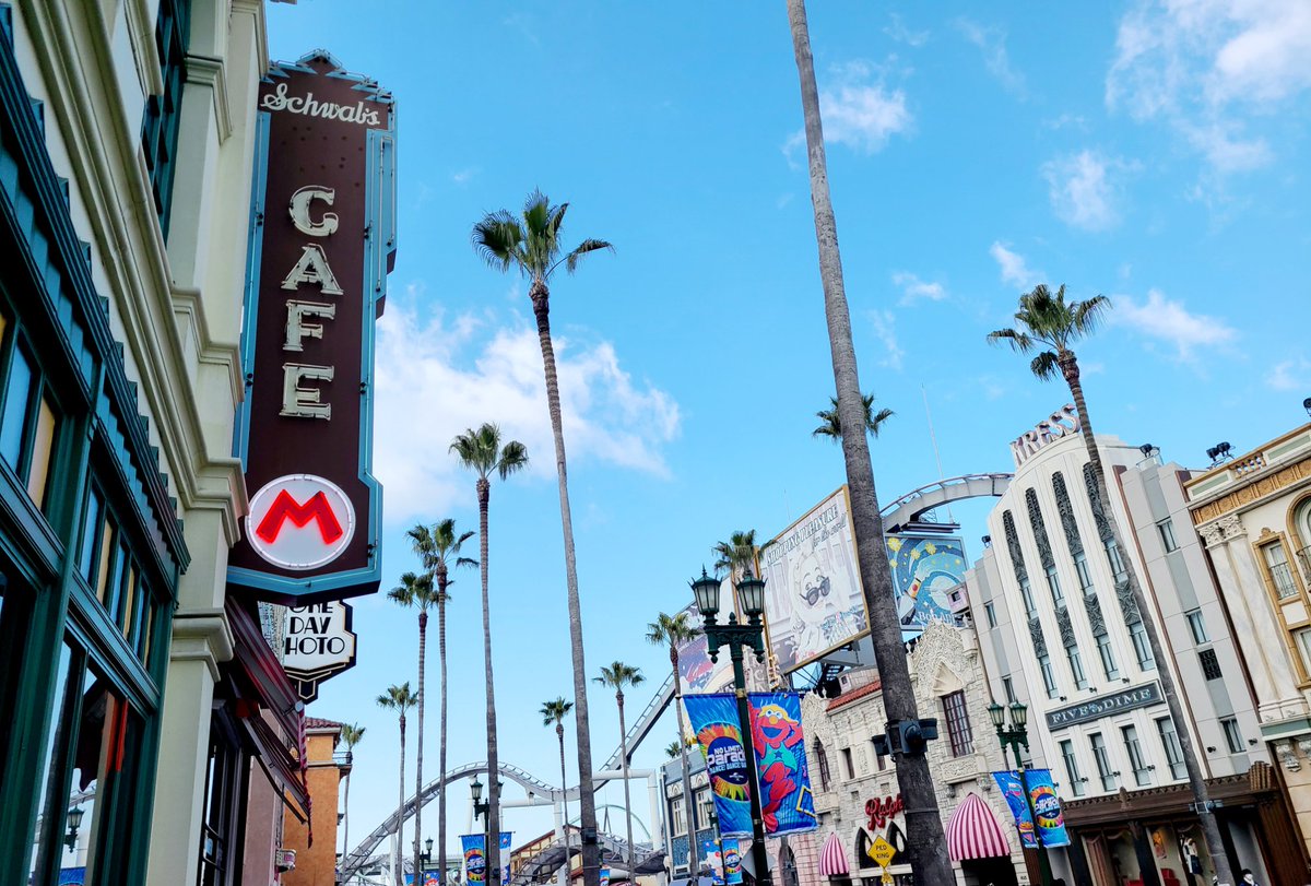 ユニバなう✨️✨️✨️
天気良くてよかった🐰