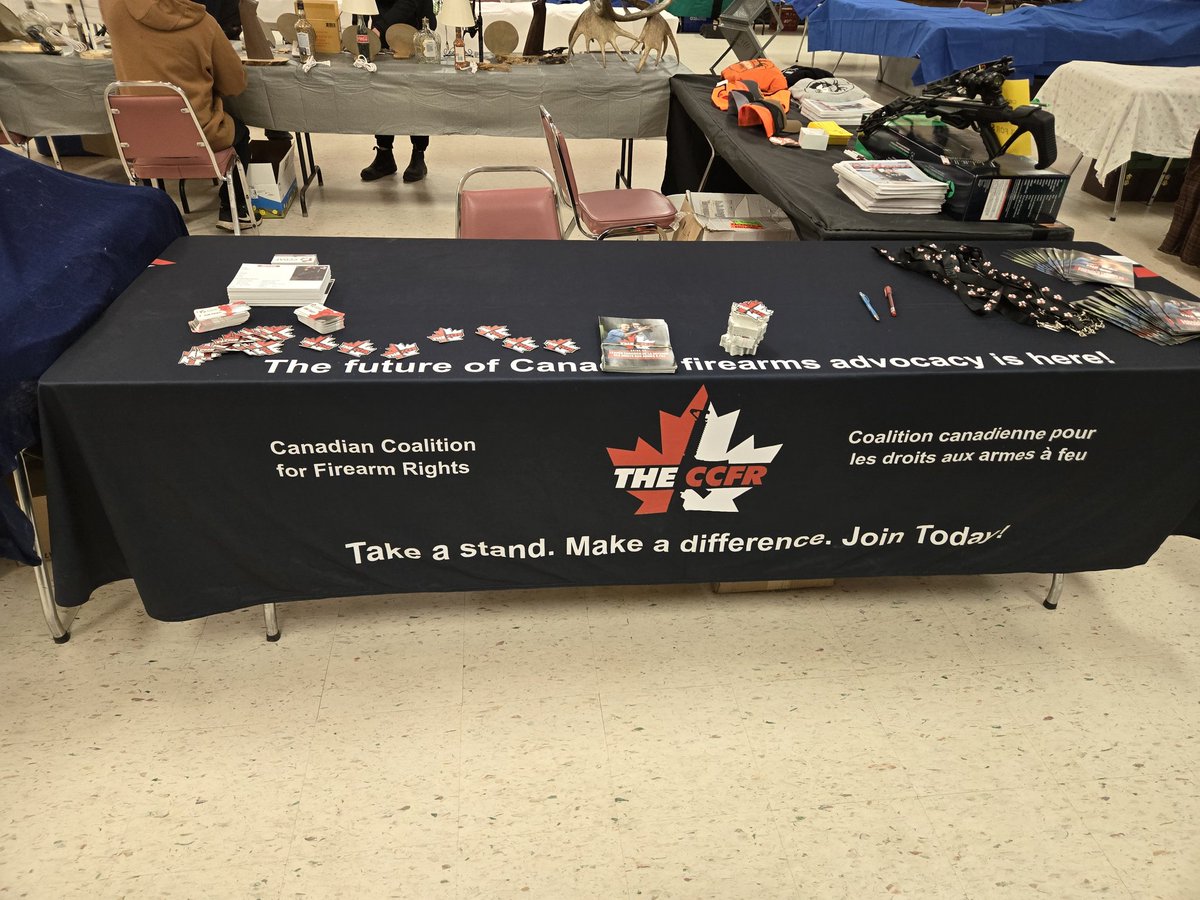 GunnieMadcat's tweet photo. Got the table up and ready for the weekend. ππ
#CCFRStrong https://t.co/pEw5FUWeOX