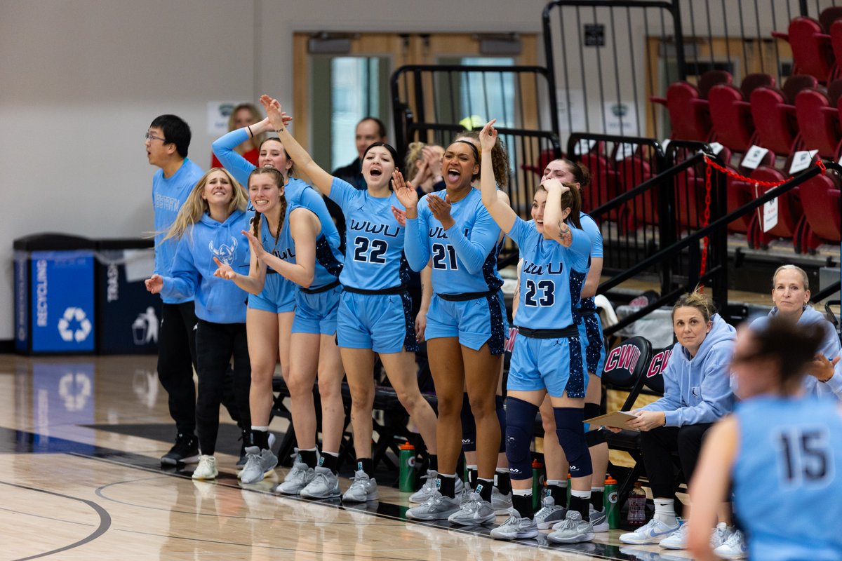 WWUAthletics's tweet photo. W🏀 | Scenes from the @WWUbasketball GNAC Semifinal victory over Alaska Anchorage, 75-60, led by 24 points on eight 3-pointers by Riley Dykstra and a near triple-double by Brooke Walling.

📸 : @ThompsonnJacob https://t.co/Xy5AuAfSId