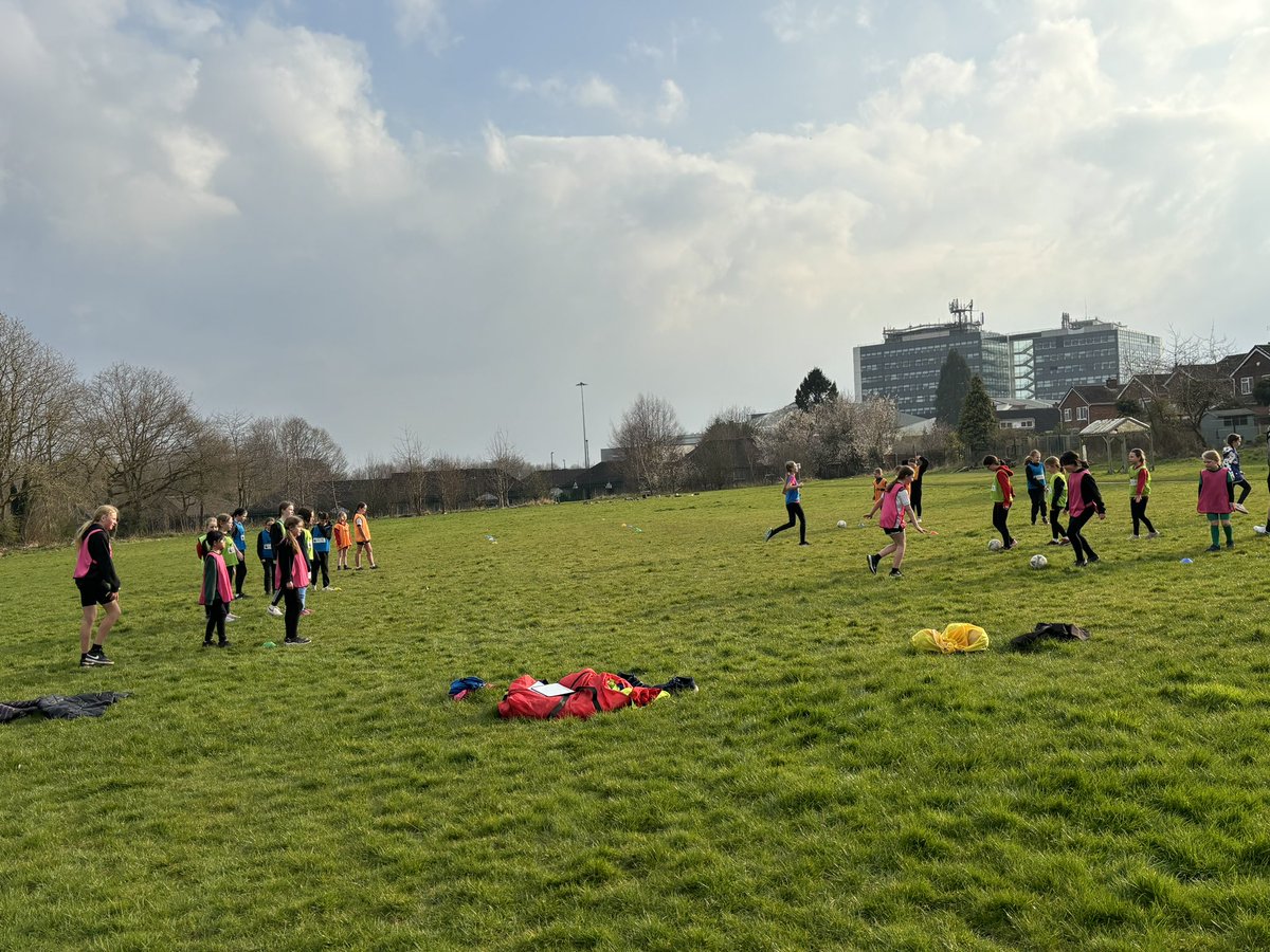Lawn_Primary's tweet photo. On International Woman’s day our girls were put through their paces in a football training session. #womaninsport @TransformTrust https://t.co/eHErPB0ORH