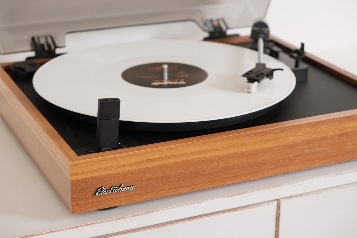 electrohome's tweet photo. Add a touch of elegance and modernity to your space with this sleek audio wonder. It is not just a record player; it's a conversation starter.
#Electrohome Montrose Record player, your search ends here!

#RecordPlayer #Montrose #ModernDesign #myelectrohome #musicislife https://t.co/zH9tJfQXvJ